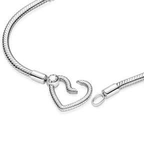 Bracelete Pandora Moments com Fecho de Coração | Prata 925